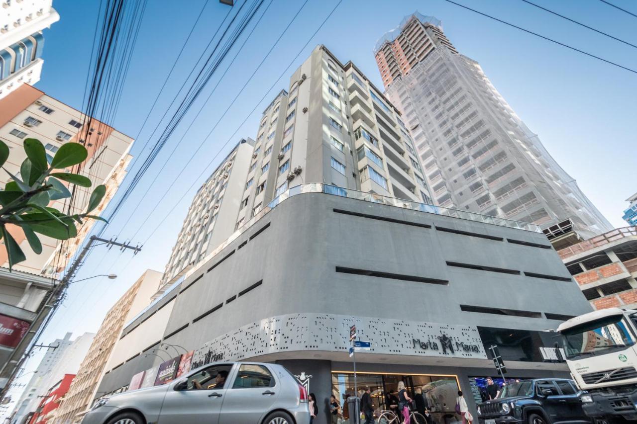 Em Frente Ao Shopping Atlantico! Com Sacada, Garagem E Ar Condicionado Leilighet Balneário Camboriú Eksteriør bilde