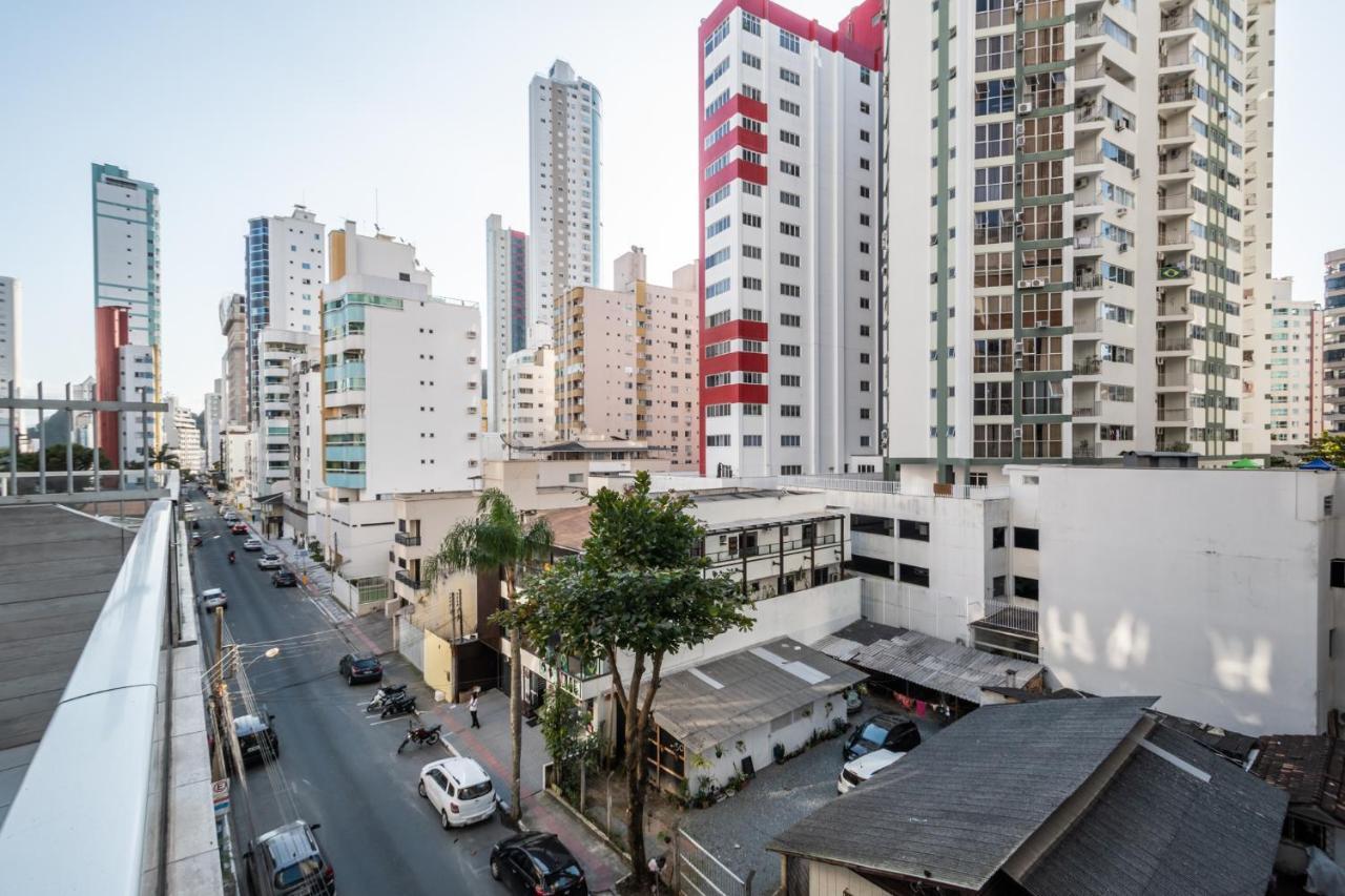 Em Frente Ao Shopping Atlantico! Com Sacada, Garagem E Ar Condicionado Leilighet Balneário Camboriú Eksteriør bilde